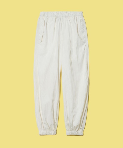 FOREVER 21（フォーエバー トゥエンティーワン）の「【STREET】ナイロンパンツ（その他パンツ・レディース・ブラック/オフホワイト/ブルー・FREE）」の5枚目の写真