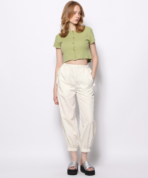 FOREVER 21（フォーエバー トゥエンティーワン）の「【STREET】ナイロンパンツ（その他パンツ・レディース・ブラック/オフホワイト/ブルー・FREE）」の12枚目の写真