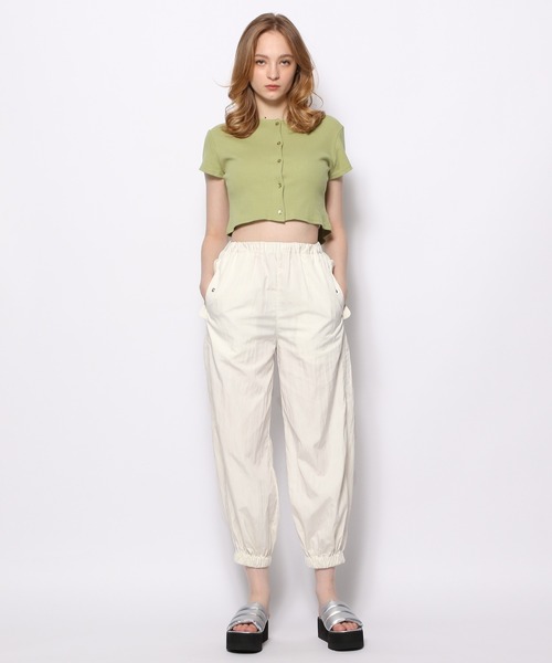 FOREVER 21（フォーエバー トゥエンティーワン）の「【STREET】ナイロンパンツ（その他パンツ・レディース・ブラック/オフホワイト/ブルー・FREE）」の13枚目の写真