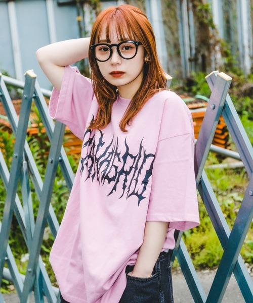 MAHAGRID(マハグリッド)の「『mahagrid/マハグリッド』GOTH LOGO TEE/ゴースロゴ 半袖 カットソー(Tシャツ/カットソー・レディース・チャコールグレー/ホワイト/ピンク・S/M/L/XL)」の3枚目の写真