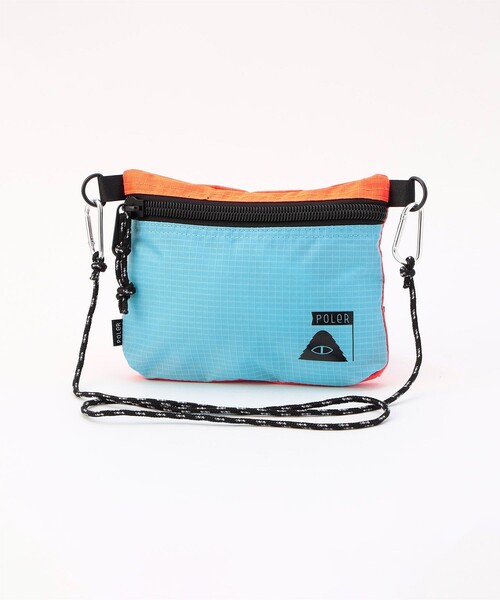 POLeR(ポーラー)の「POLeR/ポーラー STUFFABLE POUCH(ショルダーバッグ・メンズ・サックスブルー/ブラック・ONE SIZE)」の1枚目の写真