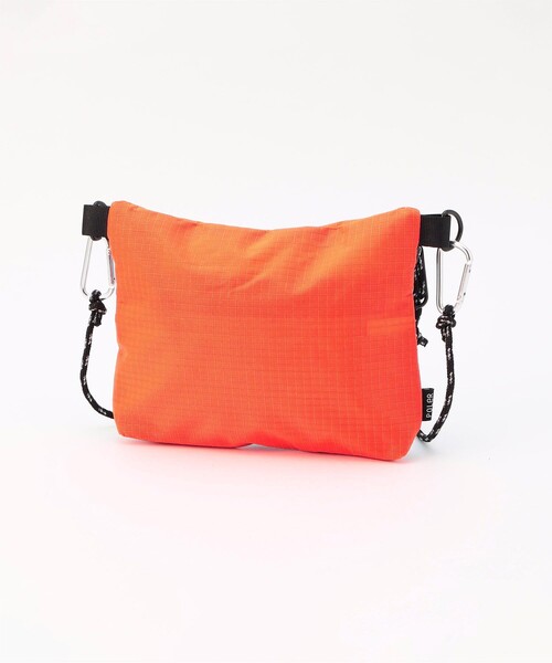 POLeR(ポーラー)の「POLeR/ポーラー STUFFABLE POUCH(ショルダーバッグ・メンズ・サックスブルー/ブラック・ONE SIZE)」の4枚目の写真