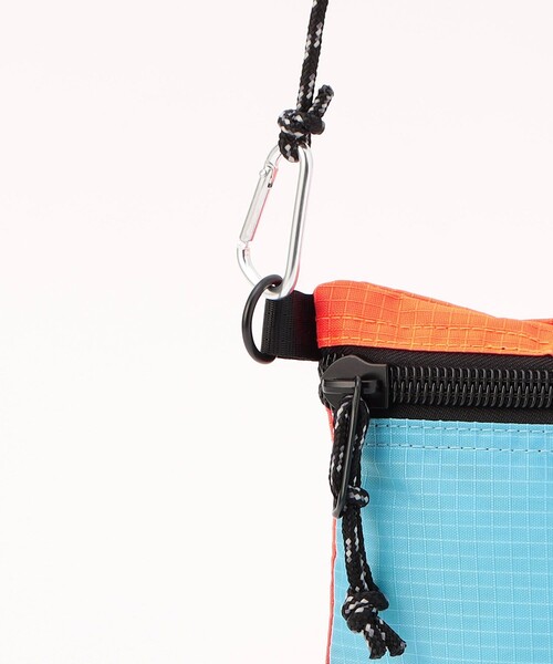 POLeR(ポーラー)の「POLeR/ポーラー STUFFABLE POUCH(ショルダーバッグ・メンズ・サックスブルー/ブラック・ONE SIZE)」の7枚目の写真