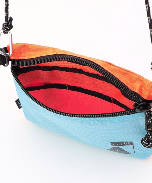 POLeR(ポーラー)の「POLeR/ポーラー STUFFABLE POUCH(ショルダーバッグ・メンズ・サックスブルー/ブラック・ONE SIZE)」の9枚目の写真