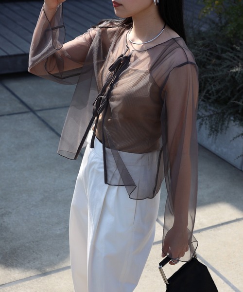 COMMRE（コムル）の「【前後2WAY】リボンチュールカーデ（シャツ/ブラウス・レディース・ミント/オレンジ/チャコールグレー・FREE）」の4枚目の写真