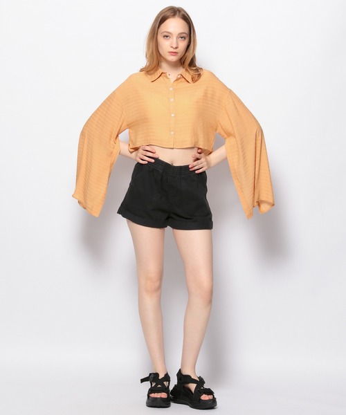 FOREVER 21（フォーエバー トゥエンティーワン）の「ショルダースリットシャツ（シャツ/ブラウス・レディース・オフホワイト/オレンジ・FREE）」の21枚目の写真