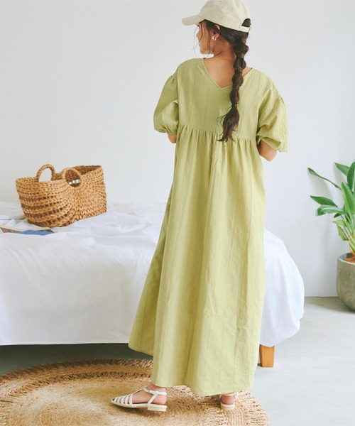 Vネックギャザーワンピース