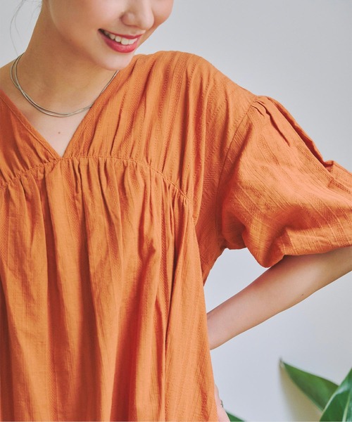 Vネックギャザーワンピース