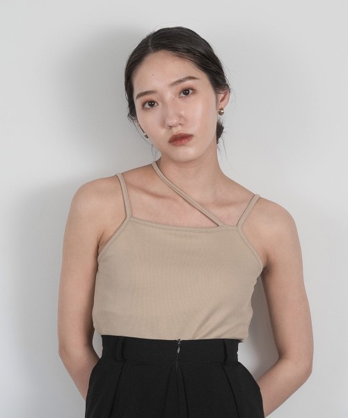 lawgy(ラウジー)の「asymmetry line camisole(キャミソール・レディース・ホワイト/ベージュ/ブラック・FREE)」の3枚目の写真