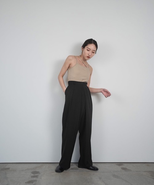 lawgy(ラウジー)の「asymmetry line camisole(キャミソール・レディース・ホワイト/ベージュ/ブラック・FREE)」の7枚目の写真