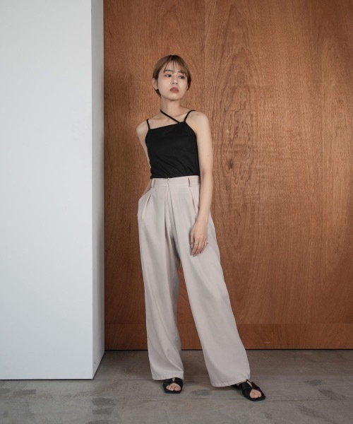 lawgy(ラウジー)の「asymmetry line camisole(キャミソール・レディース・ホワイト/ベージュ/ブラック・FREE)」の6枚目の写真