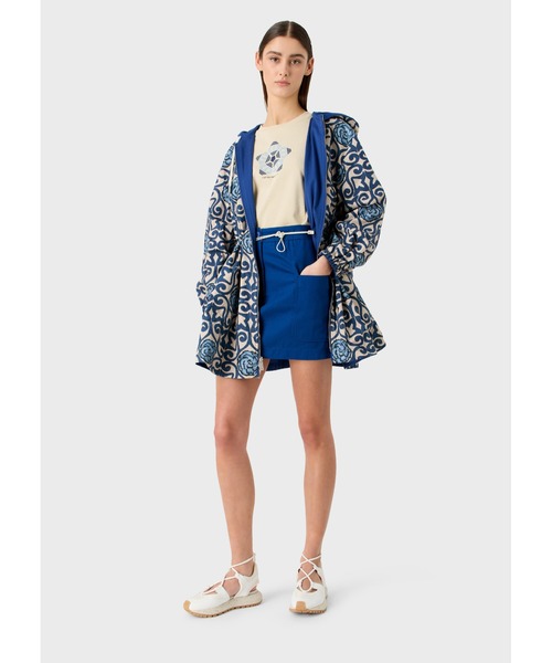 EMPORIO ARMANI(エンポリオアルマーニ)の「【エンポリオ アルマーニ】サステナブルコレクション リバーシブルパーカー オーガニックツイル フード&ドローストリング(パーカー・レディース・ロイヤルブルー・38)」の5枚目の写真