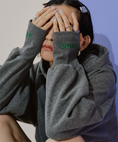 miette(ミエット)の「袖口刺繍ボリュームスリーブパーカー(パーカー・レディース・チャコール/ブラック/アイボリー/グレー・FREE)」の10枚目の写真