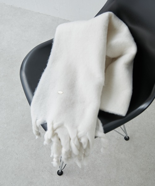 COLLAGE GALLARDAGALANTE（コラージュガリャルダガランテ）の「ボリュームフリンジマフラー（ストール/ショール・レディース・ホワイト/グリーン/グレイッシュベージュ・FREE）」の2枚目の写真