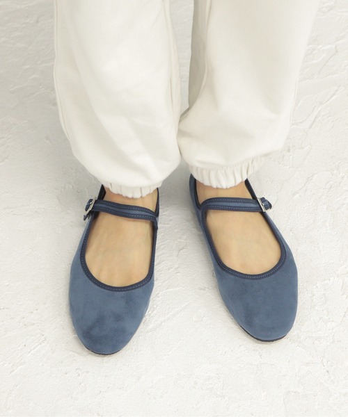 SOROTTO（ソロット）の「【子どもから大人まで】ふかふかインソール ベルト付きぺたんこカンフーシューズ（パンプス・レディース・ゴールド/ブラック/シルバー/ブラック系その他/ライトブラウン/ブラック系その他2/ラベンダー/ピンク/ブラウン/ブルー・23.0cm/23.5cm/24.5cm/25.0cm/25.5cm/20.0cm/22.5cm/24.0cm/22.0cm/21.0cm/18.0cm/19.0cm）」の6枚目の写真