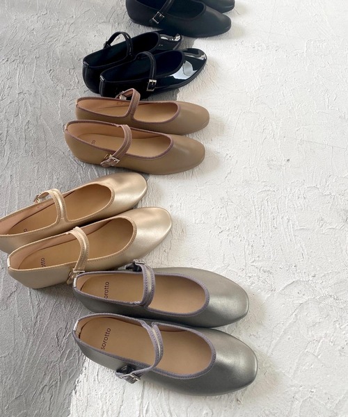 SOROTTO（ソロット）の「【子どもから大人まで】ふかふかインソール ベルト付きぺたんこカンフーシューズ（パンプス・レディース・ゴールド/ブラック/シルバー/ブラック系その他/ライトブラウン/ブラック系その他2/ラベンダー/ピンク/ブラウン/ブルー・23.0cm/23.5cm/24.5cm/25.0cm/25.5cm/20.0cm/22.5cm/24.0cm/22.0cm/21.0cm/18.0cm/19.0cm）」の14枚目の写真