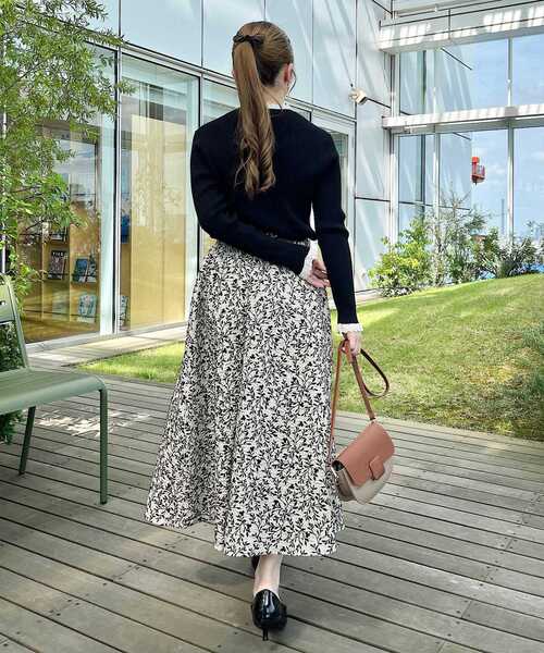 couture brooch（クチュールブローチ）の「◆【吸湿発熱/洗える】KITHOT配色透かしフリルリブニット（ニット/セーター・レディース・ブラック/サックスブルー/ブルー系その他・38/42/36）」の13枚目の写真