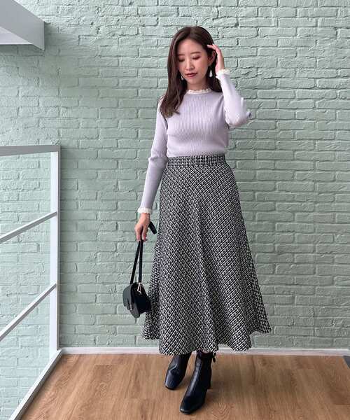 couture brooch（クチュールブローチ）の「◆【吸湿発熱/洗える】KITHOT配色透かしフリルリブニット（ニット/セーター・レディース・ブラック/サックスブルー/ブルー系その他・38/42/36）」の21枚目の写真