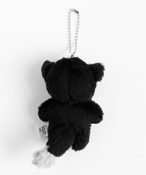 黒猫ハンドバッグ チャームセット付き 2つの鍵﻿と猫さん刺繍のバッグチャーム✩.*˚ | iichi 日々の