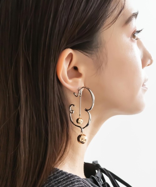 RANDA(ランダ)の「ニュアンスデザインイヤリング(イヤリング・レディース・シルバー/ゴールド・FREE)」の1枚目の写真