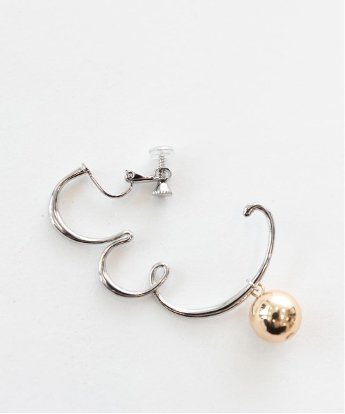 RANDA(ランダ)の「ニュアンスデザインイヤリング(イヤリング・レディース・シルバー/ゴールド・FREE)」の10枚目の写真