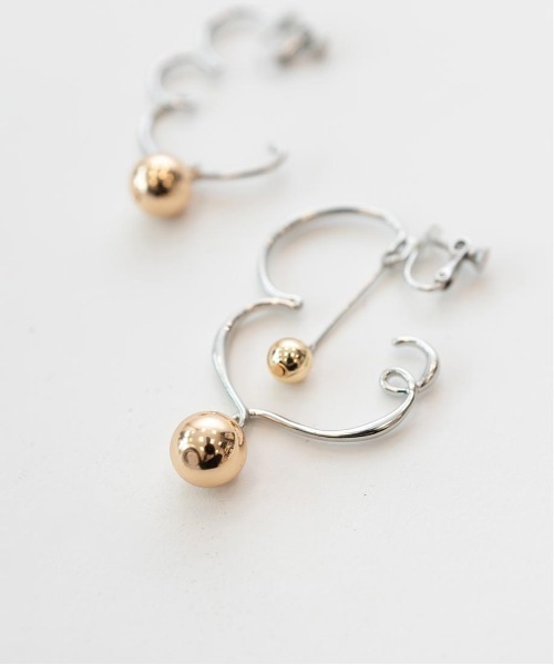 RANDA(ランダ)の「ニュアンスデザインイヤリング(イヤリング・レディース・シルバー/ゴールド・FREE)」の11枚目の写真