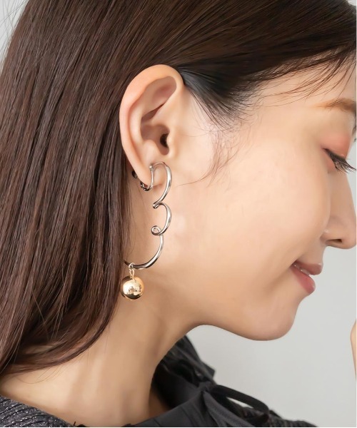 RANDA(ランダ)の「ニュアンスデザインイヤリング(イヤリング・レディース・シルバー/ゴールド・FREE)」の4枚目の写真