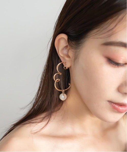 RANDA(ランダ)の「ニュアンスデザインイヤリング(イヤリング・レディース・シルバー/ゴールド・FREE)」の7枚目の写真
