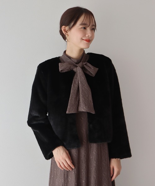 BLUEEAST(ブルーイースト)の「ノーカラーファーブルゾン(ブルゾン・レディース・ブラック/チャコールグレー/ライトグレー・MEDIUM)」の2枚目の写真