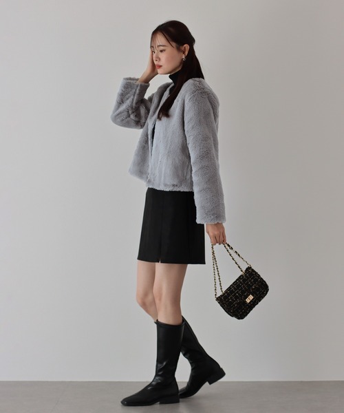 BLUEEAST(ブルーイースト)の「ノーカラーファーブルゾン(ブルゾン・レディース・ブラック/チャコールグレー/ライトグレー・MEDIUM)」の6枚目の写真