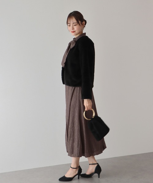 BLUEEAST(ブルーイースト)の「ノーカラーファーブルゾン(ブルゾン・レディース・ブラック/チャコールグレー/ライトグレー・MEDIUM)」の11枚目の写真