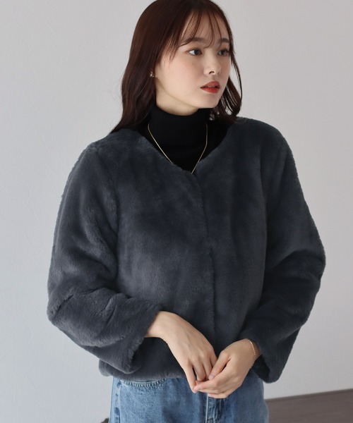 BLUEEAST(ブルーイースト)の「ノーカラーファーブルゾン(ブルゾン・レディース・ブラック/チャコールグレー/ライトグレー・MEDIUM)」の15枚目の写真