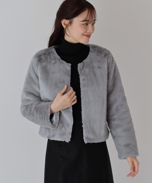 BLUEEAST(ブルーイースト)の「ノーカラーファーブルゾン(ブルゾン・レディース・ブラック/チャコールグレー/ライトグレー・MEDIUM)」の17枚目の写真