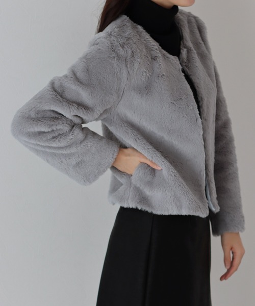 BLUEEAST(ブルーイースト)の「ノーカラーファーブルゾン(ブルゾン・レディース・ブラック/チャコールグレー/ライトグレー・MEDIUM)」の19枚目の写真