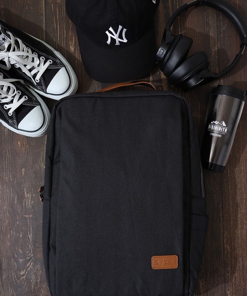 【セール】w*lt(ｳｫﾙﾄ) USBポート付き2層式軽量スクエアリュック（バックパック/リュック）｜FUNALIVE（ファンアライブ）