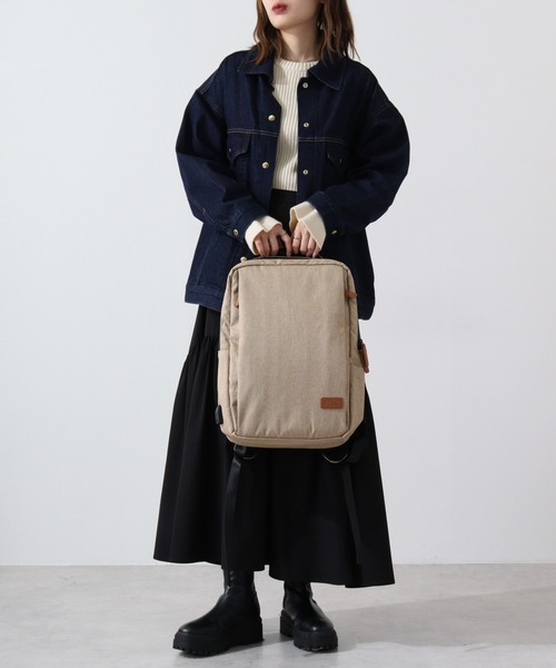 【セール】w*lt(ｳｫﾙﾄ) USBポート付き2層式軽量スクエアリュック（バックパック/リュック）｜FUNALIVE（ファンアライブ）