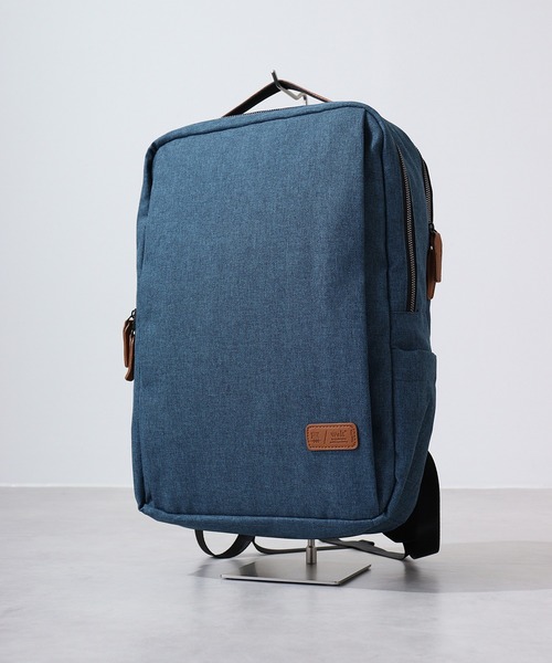 【セール】w*lt(ｳｫﾙﾄ) USBポート付き2層式軽量スクエアリュック（バックパック/リュック）｜FUNALIVE（ファンアライブ）