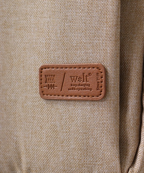 【セール】w*lt(ｳｫﾙﾄ) USBポート付き2層式軽量スクエアリュック（バックパック/リュック）｜FUNALIVE（ファンアライブ）