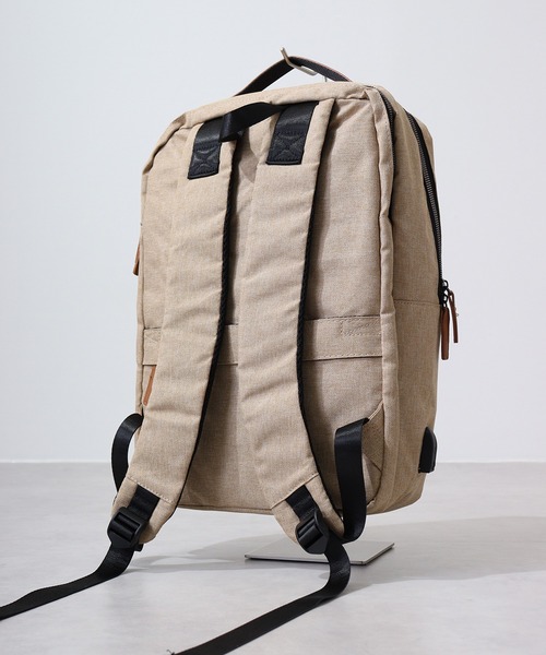 【セール】w*lt(ｳｫﾙﾄ) USBポート付き2層式軽量スクエアリュック（バックパック/リュック）｜FUNALIVE（ファンアライブ）