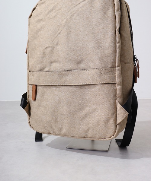 【セール】w*lt(ｳｫﾙﾄ) USBポート付き2層式軽量スクエアリュック（バックパック/リュック）｜FUNALIVE（ファンアライブ）