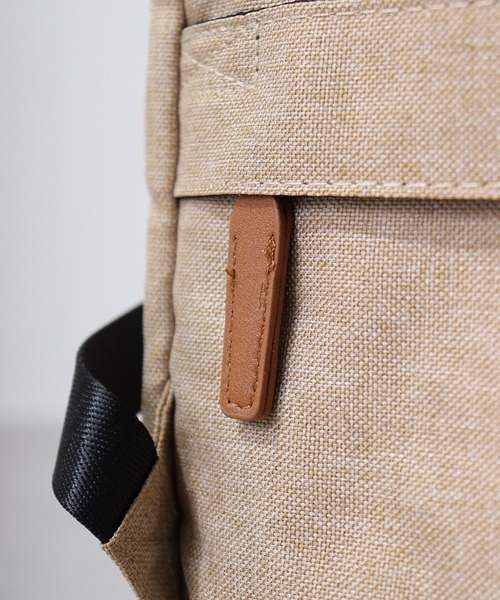 【セール】w*lt(ｳｫﾙﾄ) USBポート付き2層式軽量スクエアリュック（バックパック/リュック）｜FUNALIVE（ファンアライブ）