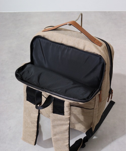 【セール】w*lt(ｳｫﾙﾄ) USBポート付き2層式軽量スクエアリュック（バックパック/リュック）｜FUNALIVE（ファンアライブ）