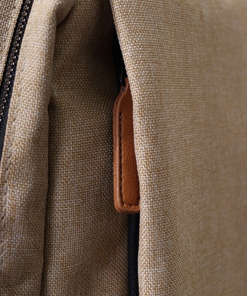 【セール】w*lt(ｳｫﾙﾄ) USBポート付き2層式軽量スクエアリュック（バックパック/リュック）｜FUNALIVE（ファンアライブ）