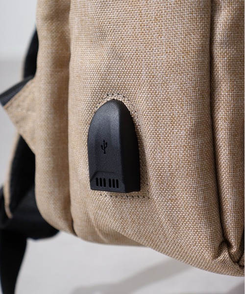 【セール】w*lt(ｳｫﾙﾄ) USBポート付き2層式軽量スクエアリュック（バックパック/リュック）｜FUNALIVE（ファンアライブ）