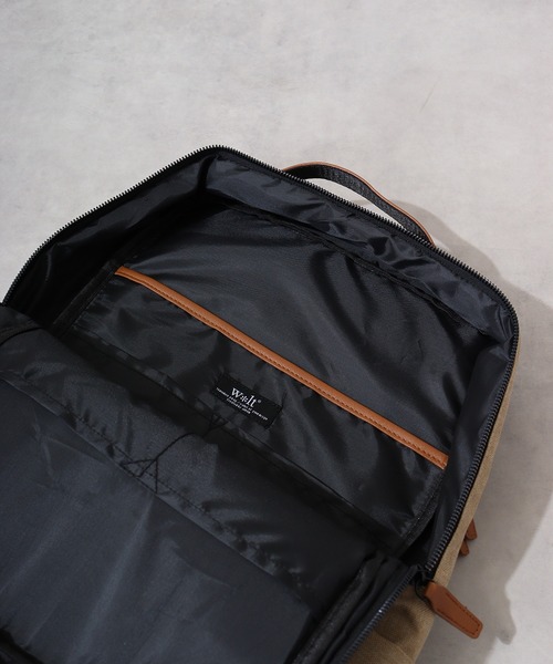 【セール】w*lt(ｳｫﾙﾄ) USBポート付き2層式軽量スクエアリュック（バックパック/リュック）｜FUNALIVE（ファンアライブ）