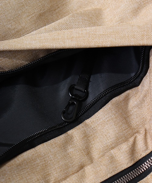 【セール】w*lt(ｳｫﾙﾄ) USBポート付き2層式軽量スクエアリュック（バックパック/リュック）｜FUNALIVE（ファンアライブ）