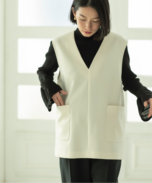 OPAQUE.CLIP（オペークドットクリップ）の「◆≪ヒルナンデス！で紹介≫ Vネックベスト（ベスト・レディース・ベージュ/オフホワイト/ブラック・36/38/40/42）」の2枚目の写真