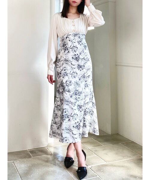 RESEXXY(リゼクシー)の「フロントギャザーマーメイドワンピース(ワンピース・レディース・ホワイト/ブラック・SMALL/MEDIUM)」の22枚目の写真