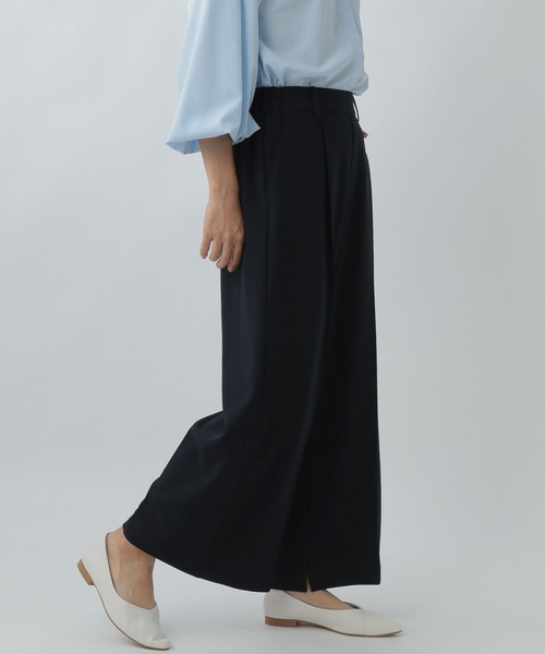 Elura（エルーラ）の「サマ見えリラクシーワイドパンツ（その他パンツ・レディース・ホワイト/ネイビー/ブラック/グレイッシュベージュ・SMALL/MEDIUM/LARGE）」の7枚目の写真