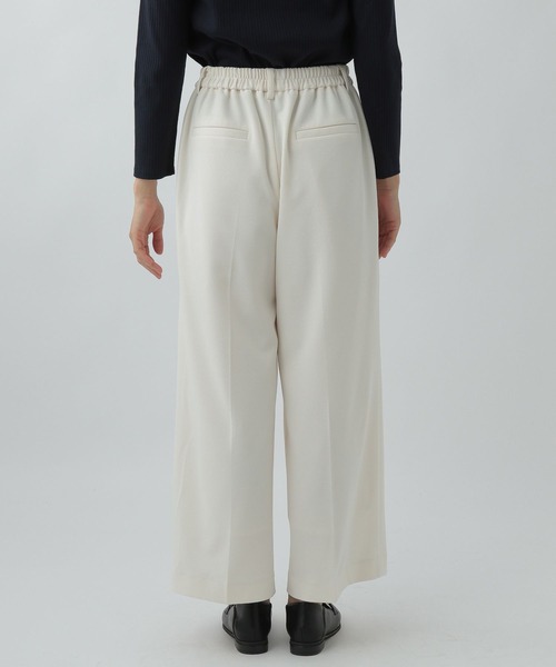 Elura（エルーラ）の「サマ見えリラクシーワイドパンツ（その他パンツ・レディース・ホワイト/ネイビー/ブラック/グレイッシュベージュ・SMALL/MEDIUM/LARGE）」の15枚目の写真